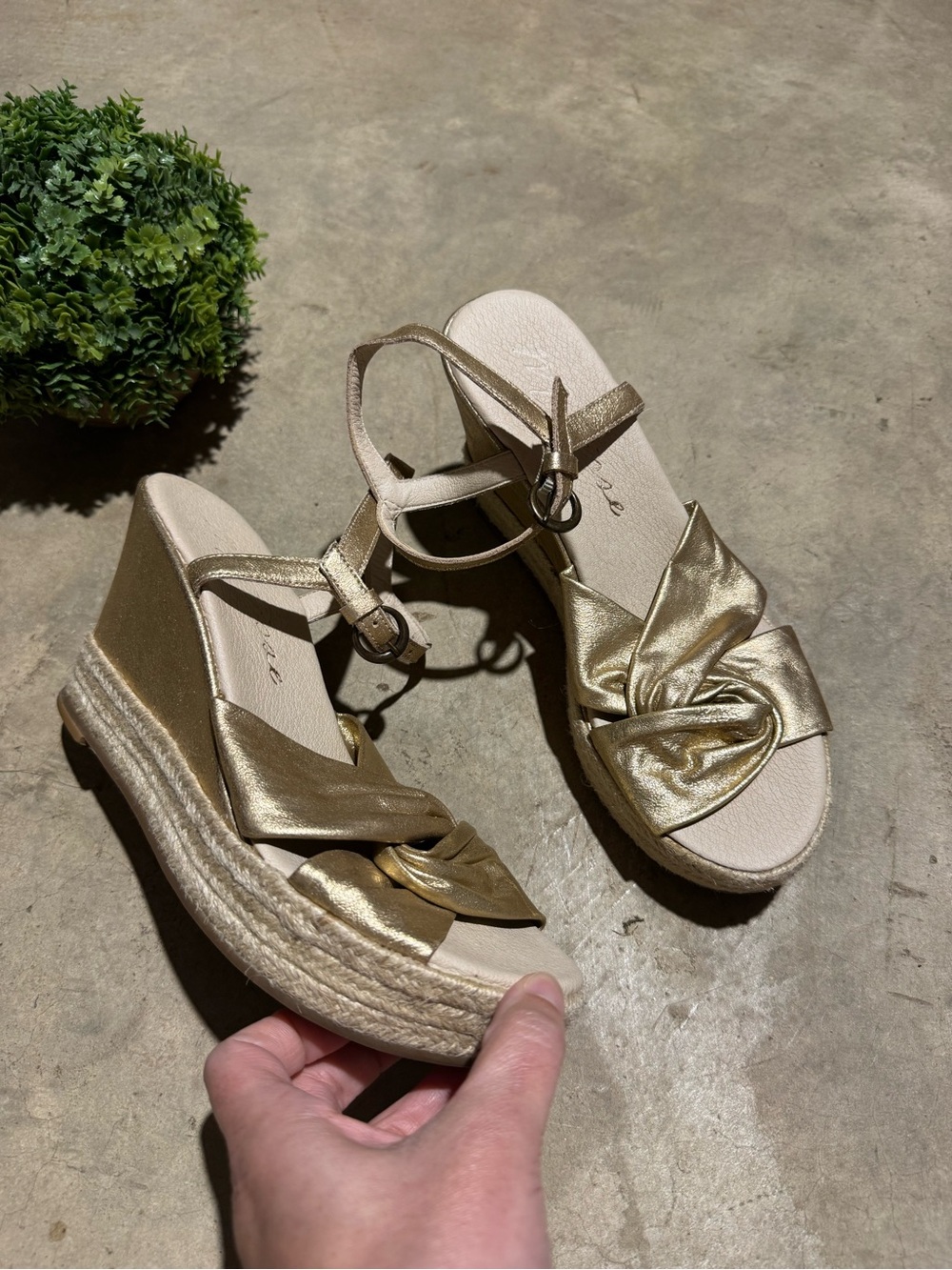 Matisse Gold Wedge Espadrille Sandals Women Size 7 Leather Boho Wedding Formal